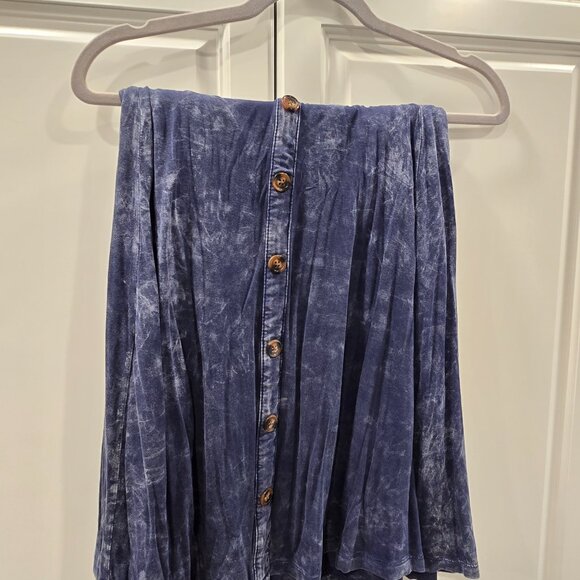 Torrid mini super soft button up blue distressed skirt size 2x NWT - Picture 5 of 7